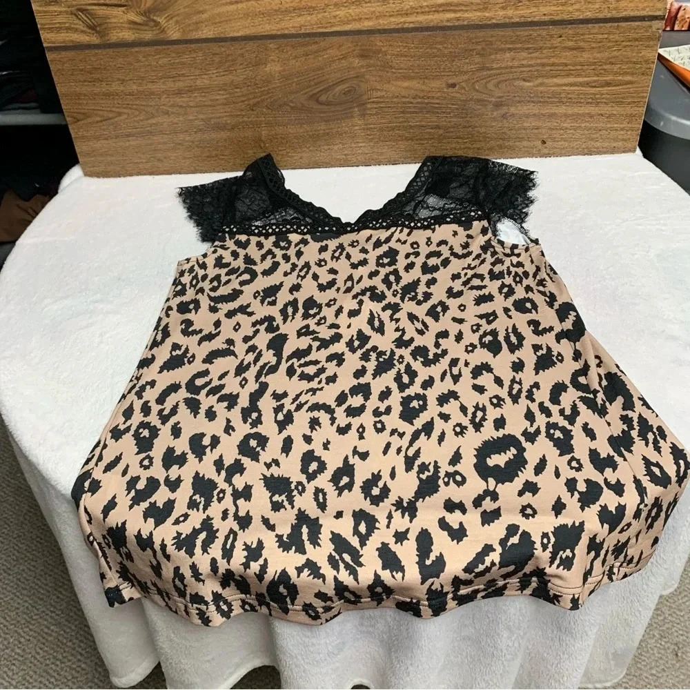 Modern Edge boutique size small leopard eyelash lace V neck blouse NWT - Picture 3 of 7